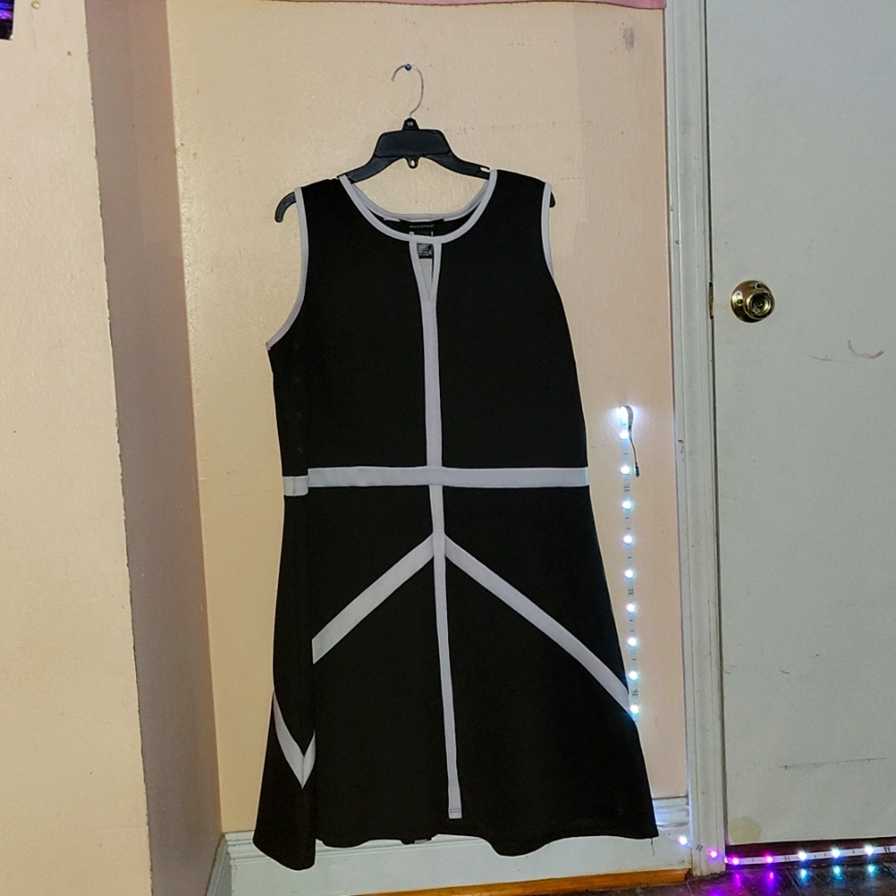 Womens black and white Fotmal dress